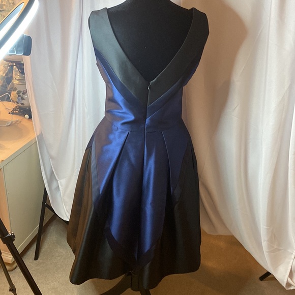 Theia fit and flare black/navy party dress! Flattering lines.Excellent condition - Picture 2 of 12